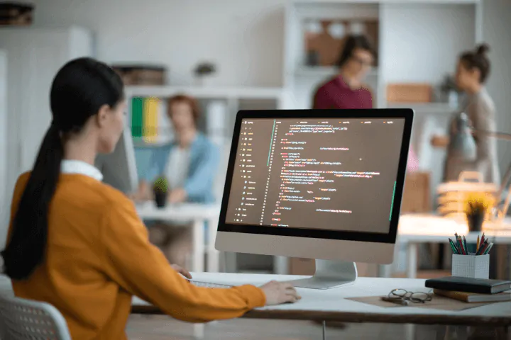 woman-coding-best-skills-to-learn-for-the-future