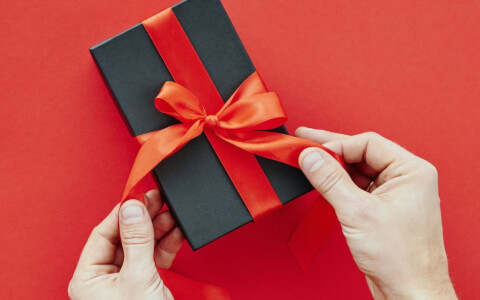 Corporate Gift Ideas to Wow Your Clients and Staff