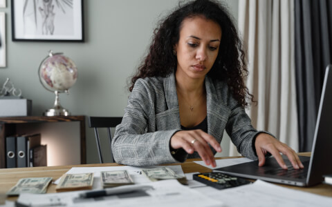 Tips From Experts: How to Manage Your Finances While Looking for a Job