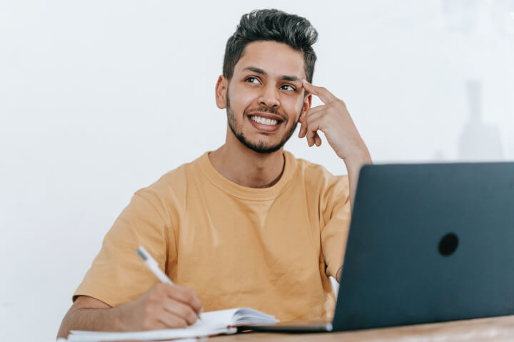 man taking online quiz