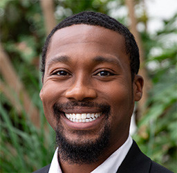 Social Selling Expert, Leadership Coach, and Community Mentor Lorenzo Johnson