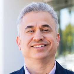 Data Governance and Data Management Expert Salvador Barragan