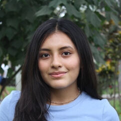 Alice Paredes picture